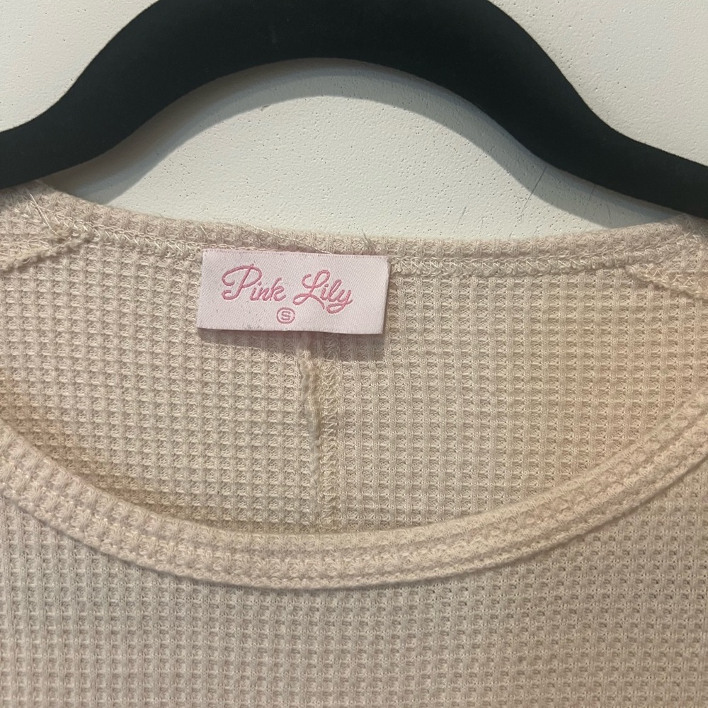 Pink Lily Women’s Boho Beige Long Sleeve Top Size Small - Picture 2 of 4